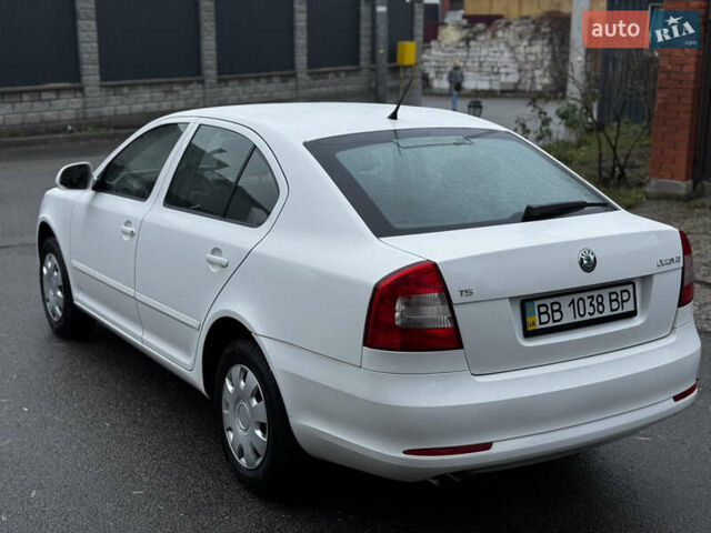 Белый Шкода Октавия, объемом двигателя 1.8 л и пробегом 37 тыс. км за 10900 $, фото 15 на Automoto.ua