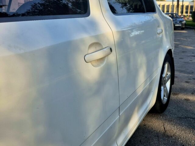 Білий Шкода Октавія, об'ємом двигуна 1.6 л та пробігом 280 тис. км за 7000 $, фото 3 на Automoto.ua