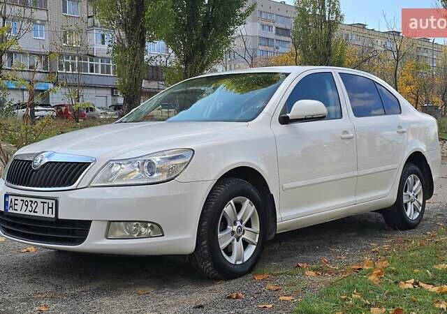 Білий Шкода Октавія, об'ємом двигуна 1.97 л та пробігом 180 тис. км за 8700 $, фото 2 на Automoto.ua