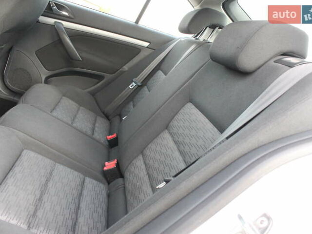 Белый Шкода Октавия, объемом двигателя 1.6 л и пробегом 170 тыс. км за 7450 $, фото 22 на Automoto.ua