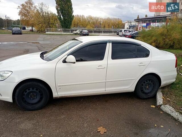 Шкода Октавія 2012 у Києві на Automoto.ua Білий Шкода Октавія, об'ємом двигуна 1.6 л та пробігом 260 тис. км за 7500 $, фото 3 на Automoto.ua