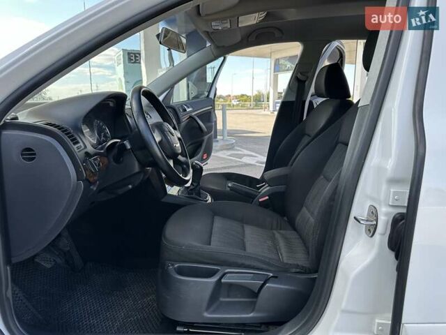 Білий Шкода Октавія, об'ємом двигуна 1.8 л та пробігом 199 тис. км за 7999 $, фото 17 на Automoto.ua