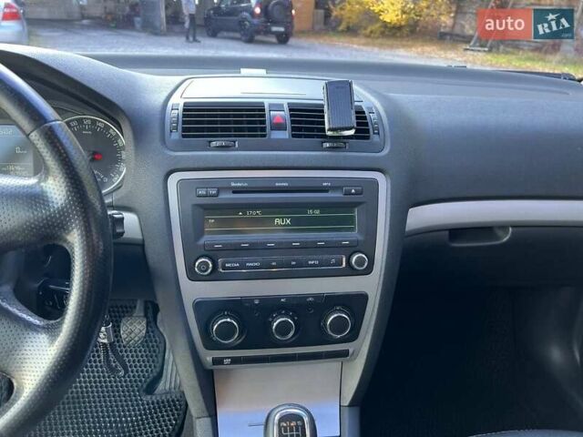Шкода Октавия 2012 в Днепре (Днепропетровске) на Automoto.ua Белый Шкода Октавия, объемом двигателя 1.8 л и пробегом 167 тыс. км за 6700 $, фото 20 на Automoto.ua