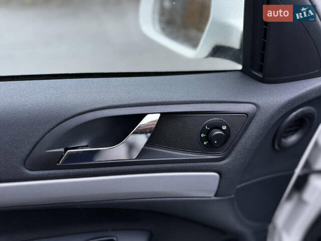 Белый Шкода Октавия, объемом двигателя 1.8 л и пробегом 37 тыс. км за 10900 $, фото 45 на Automoto.ua