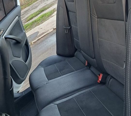 Белый Шкода Октавия, объемом двигателя 1.8 л и пробегом 83 тыс. км за 8800 $, фото 9 на Automoto.ua