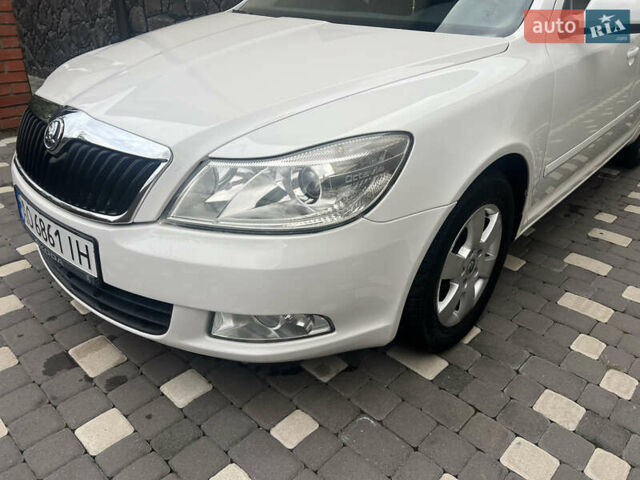 Білий Шкода Октавія, об'ємом двигуна 1.6 л та пробігом 313 тис. км за 7950 $, фото 13 на Automoto.ua