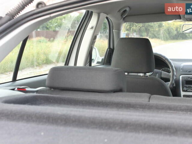 Белый Шкода Октавия, объемом двигателя 1.6 л и пробегом 170 тыс. км за 7450 $, фото 50 на Automoto.ua