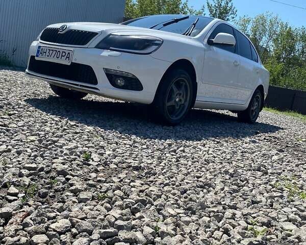 Білий Шкода Октавія, об'ємом двигуна 1.8 л та пробігом 103 тис. км за 8500 $, фото 6 на Automoto.ua