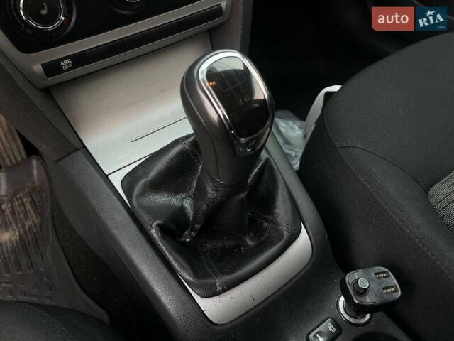 Белый Шкода Октавия, объемом двигателя 1.6 л и пробегом 273 тыс. км за 7299 $, фото 21 на Automoto.ua