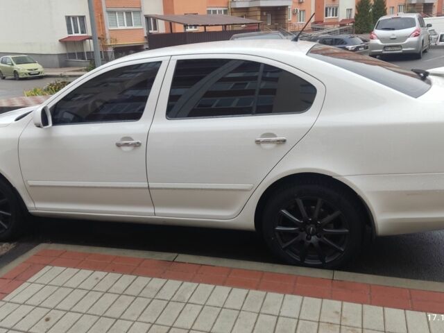 Білий Шкода Октавія, об'ємом двигуна 1.8 л та пробігом 224 тис. км за 8900 $, фото 2 на Automoto.ua