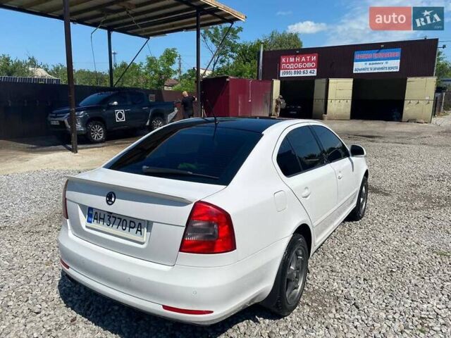 Білий Шкода Октавія, об'ємом двигуна 1.8 л та пробігом 103 тис. км за 8500 $, фото 15 на Automoto.ua