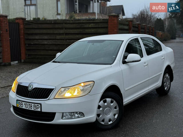 Белый Шкода Октавия, объемом двигателя 1.8 л и пробегом 37 тыс. км за 10900 $, фото 27 на Automoto.ua
