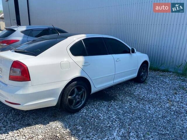 Білий Шкода Октавія, об'ємом двигуна 1.8 л та пробігом 103 тис. км за 8500 $, фото 29 на Automoto.ua