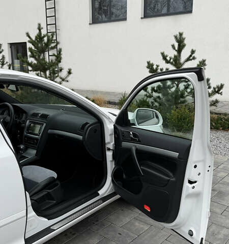 Белый Шкода Октавия, объемом двигателя 1.97 л и пробегом 239 тыс. км за 11999 $, фото 25 на Automoto.ua