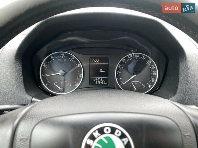 Шкода Октавия 2012 в Днепре (Днепропетровске) на Automoto.ua Белый Шкода Октавия, объемом двигателя 1.8 л и пробегом 279 тыс. км за 7500 $, фото 7 на Automoto.ua