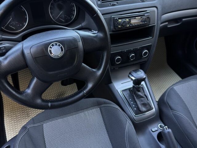 Білий Шкода Октавія, об'ємом двигуна 1.2 л та пробігом 138 тис. км за 6700 $, фото 3 на Automoto.ua