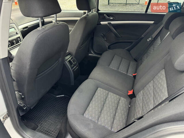 Белый Шкода Октавия, объемом двигателя 1.6 л и пробегом 239 тыс. км за 7999 $, фото 9 на Automoto.ua