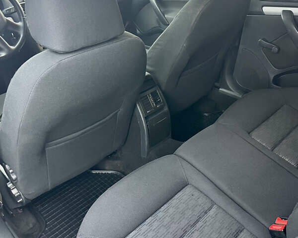 Белый Шкода Октавия, объемом двигателя 1.6 л и пробегом 312 тыс. км за 7500 $, фото 9 на Automoto.ua