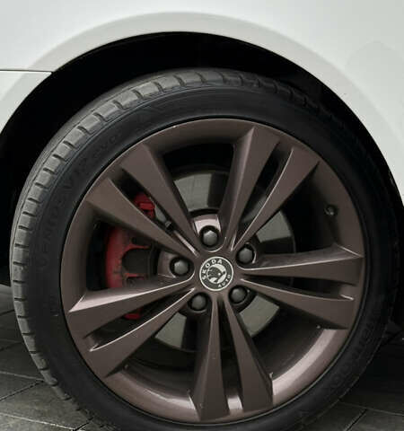 Белый Шкода Октавия, объемом двигателя 1.97 л и пробегом 239 тыс. км за 11999 $, фото 13 на Automoto.ua