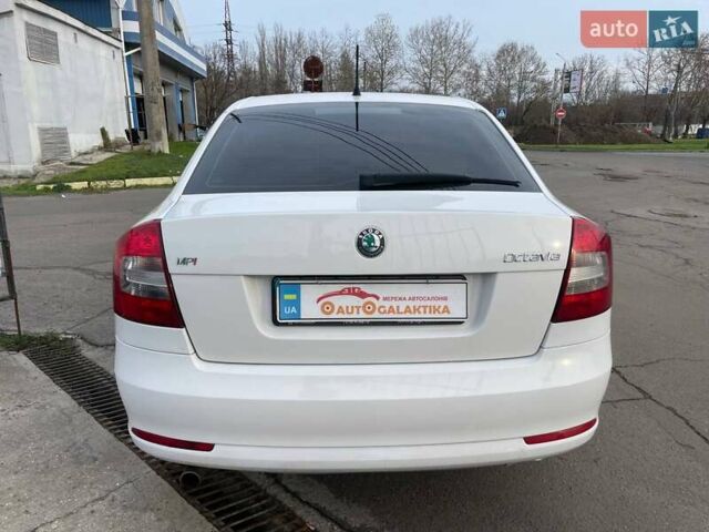 Белый Шкода Октавия, объемом двигателя 1.6 л и пробегом 273 тыс. км за 7299 $, фото 4 на Automoto.ua