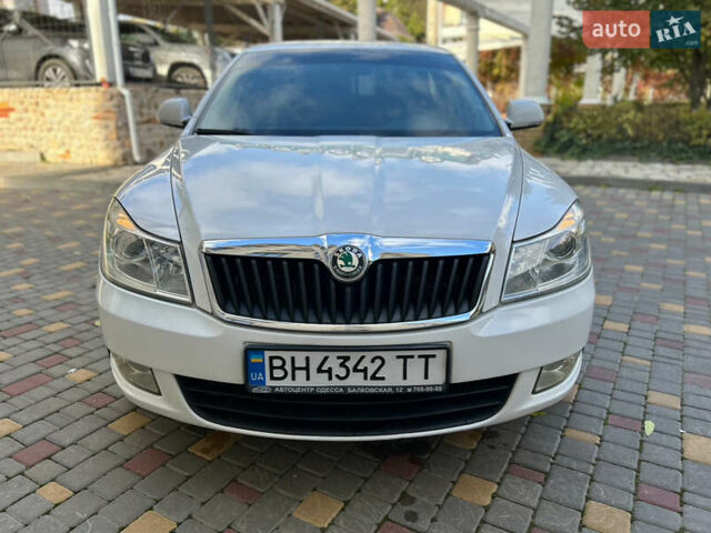Шкода Октавия 2012 в Одессе на Automoto.ua Белый Шкода Октавия, объемом двигателя 1.97 л и пробегом 314 тыс. км за 9700 $, фото 39 на Automoto.ua