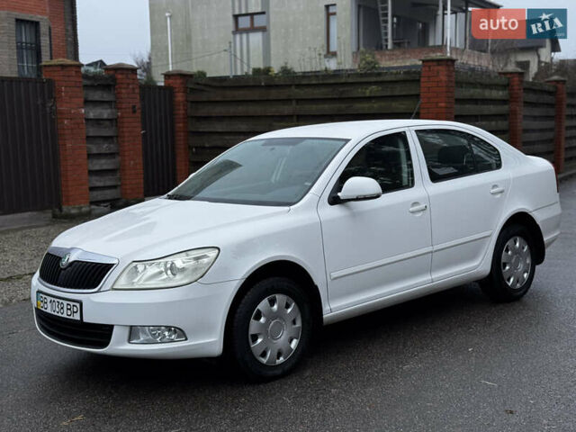 Белый Шкода Октавия, объемом двигателя 1.8 л и пробегом 37 тыс. км за 10900 $, фото 16 на Automoto.ua
