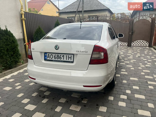 Білий Шкода Октавія, об'ємом двигуна 1.6 л та пробігом 313 тис. км за 7950 $, фото 26 на Automoto.ua