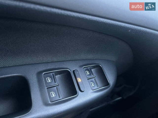 Белый Шкода Октавия, объемом двигателя 1.6 л и пробегом 186 тыс. км за 7700 $, фото 16 на Automoto.ua