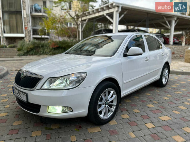Шкода Октавия 2012 в Одессе на Automoto.ua Белый Шкода Октавия, объемом двигателя 1.97 л и пробегом 314 тыс. км за 9700 $, фото 9 на Automoto.ua