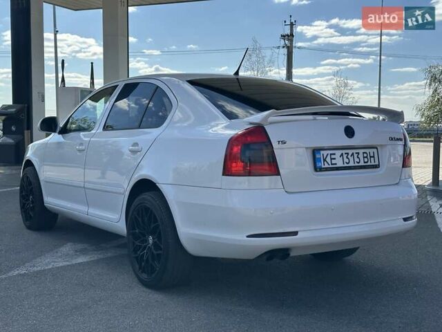 Білий Шкода Октавія, об'ємом двигуна 1.8 л та пробігом 199 тис. км за 7999 $, фото 11 на Automoto.ua