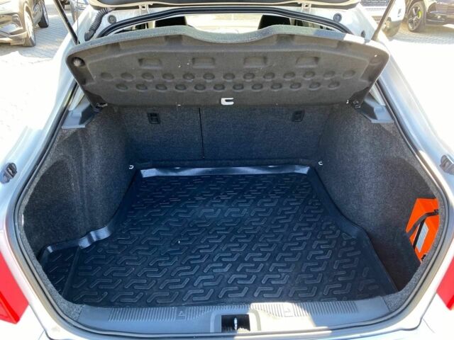 Білий Шкода Октавія, об'ємом двигуна 1.6 л та пробігом 252 тис. км за 8400 $, фото 20 на Automoto.ua