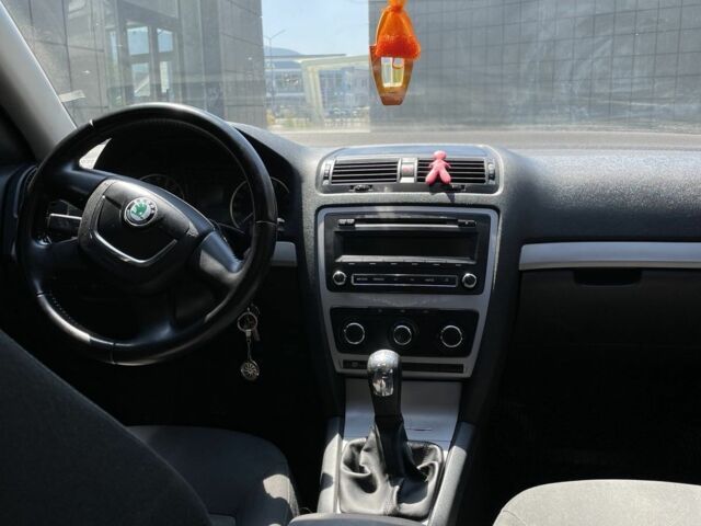 Шкода Октавия 2012 в Тячеве на Automoto.ua Белый Шкода Октавия, объемом двигателя 1.9 л и пробегом 268 тыс. км за 6700 $, фото 5 на Automoto.ua