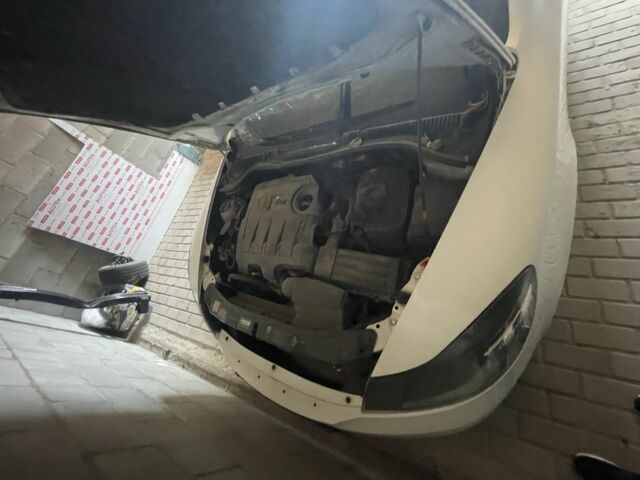 Белый Шкода Октавия, объемом двигателя 0 л и пробегом 312 тыс. км за 3500 $, фото 2 на Automoto.ua