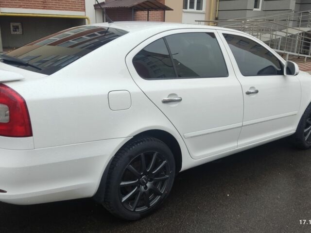 Білий Шкода Октавія, об'ємом двигуна 1.8 л та пробігом 224 тис. км за 8900 $, фото 4 на Automoto.ua