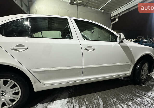 Білий Шкода Октавія, об'ємом двигуна 1.9 л та пробігом 306 тис. км за 7200 $, фото 13 на Automoto.ua