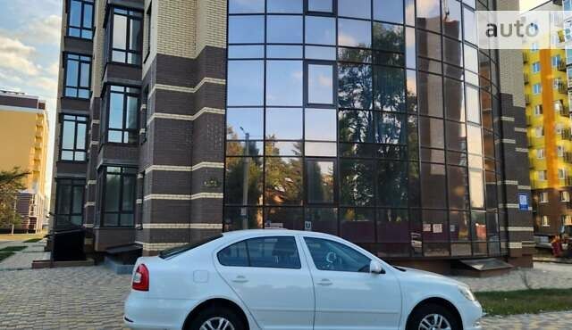 Шкода Октавія 2012 у Чернігові на Automoto.ua Білий Шкода Октавія, об'ємом двигуна 1.6 л та пробігом 94 тис. км за 12500 $, фото 2 на Automoto.ua