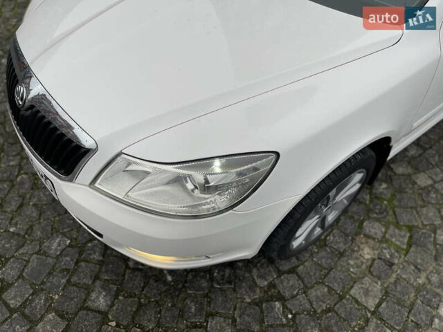 Белый Шкода Октавия, объемом двигателя 1.8 л и пробегом 188 тыс. км за 6500 $, фото 3 на Automoto.ua