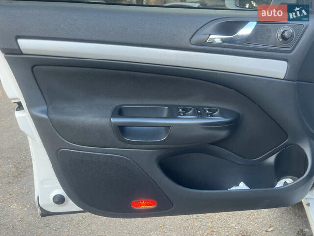 Белый Шкода Октавия, объемом двигателя 1.6 л и пробегом 186 тыс. км за 7700 $, фото 17 на Automoto.ua