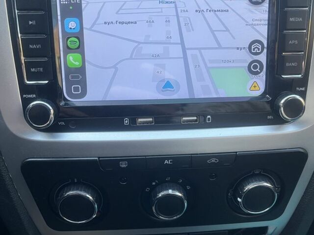 Белый Шкода Октавия, объемом двигателя 1.6 л и пробегом 186 тыс. км за 7700 $, фото 5 на Automoto.ua