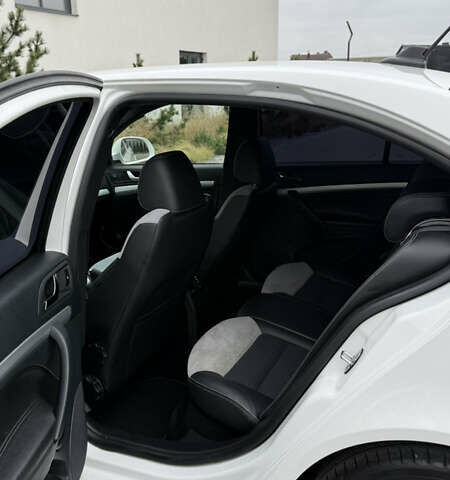 Белый Шкода Октавия, объемом двигателя 1.97 л и пробегом 239 тыс. км за 11999 $, фото 33 на Automoto.ua