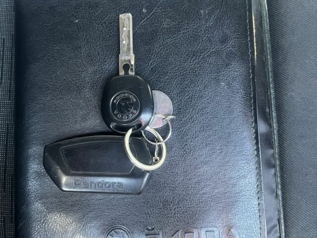 Белый Шкода Октавия, объемом двигателя 1.6 л и пробегом 186 тыс. км за 7700 $, фото 20 на Automoto.ua