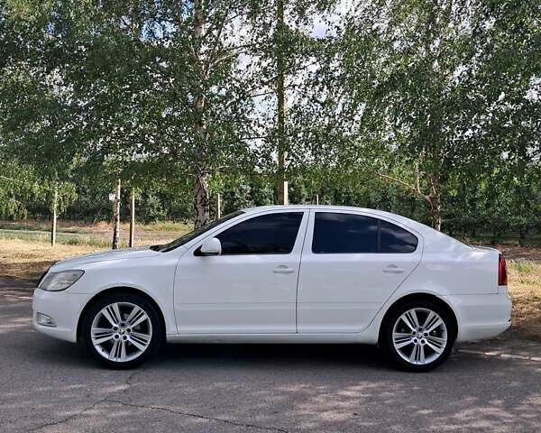 Белый Шкода Октавия, объемом двигателя 1.6 л и пробегом 281 тыс. км за 7500 $, фото 7 на Automoto.ua