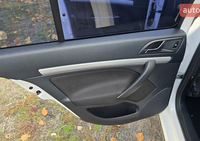 Білий Шкода Октавія, об'ємом двигуна 1.97 л та пробігом 180 тис. км за 8700 $, фото 12 на Automoto.ua