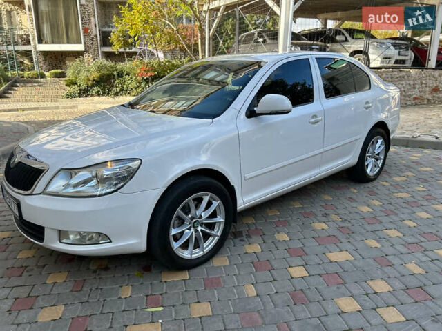 Шкода Октавия 2012 в Одессе на Automoto.ua Белый Шкода Октавия, объемом двигателя 1.97 л и пробегом 314 тыс. км за 9700 $, фото 35 на Automoto.ua
