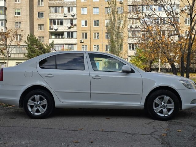 Белый Шкода Октавия, объемом двигателя 2 л и пробегом 180 тыс. км за 8700 $, фото 10 на Automoto.ua