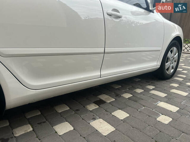 Білий Шкода Октавія, об'ємом двигуна 1.6 л та пробігом 313 тис. км за 7950 $, фото 5 на Automoto.ua