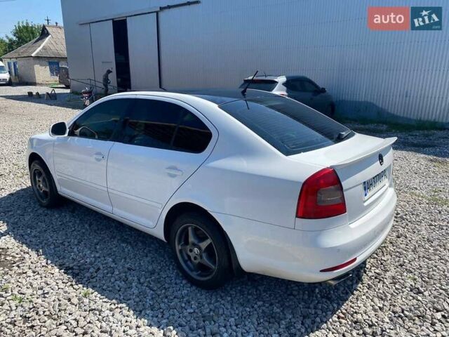 Білий Шкода Октавія, об'ємом двигуна 1.8 л та пробігом 103 тис. км за 8500 $, фото 4 на Automoto.ua