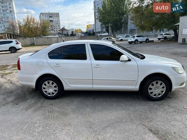 Шкода Октавия 2012 в Днепре (Днепропетровске) на Automoto.ua Белый Шкода Октавия, объемом двигателя 1.8 л и пробегом 167 тыс. км за 6700 $, фото 5 на Automoto.ua