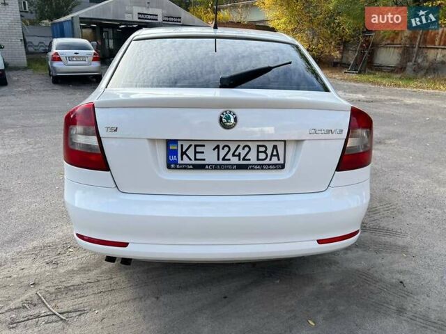 Шкода Октавия 2012 в Днепре (Днепропетровске) на Automoto.ua Белый Шкода Октавия, объемом двигателя 1.8 л и пробегом 167 тыс. км за 6700 $, фото 3 на Automoto.ua