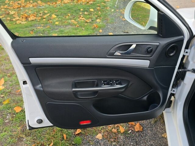 Белый Шкода Октавия, объемом двигателя 2 л и пробегом 180 тыс. км за 8700 $, фото 17 на Automoto.ua